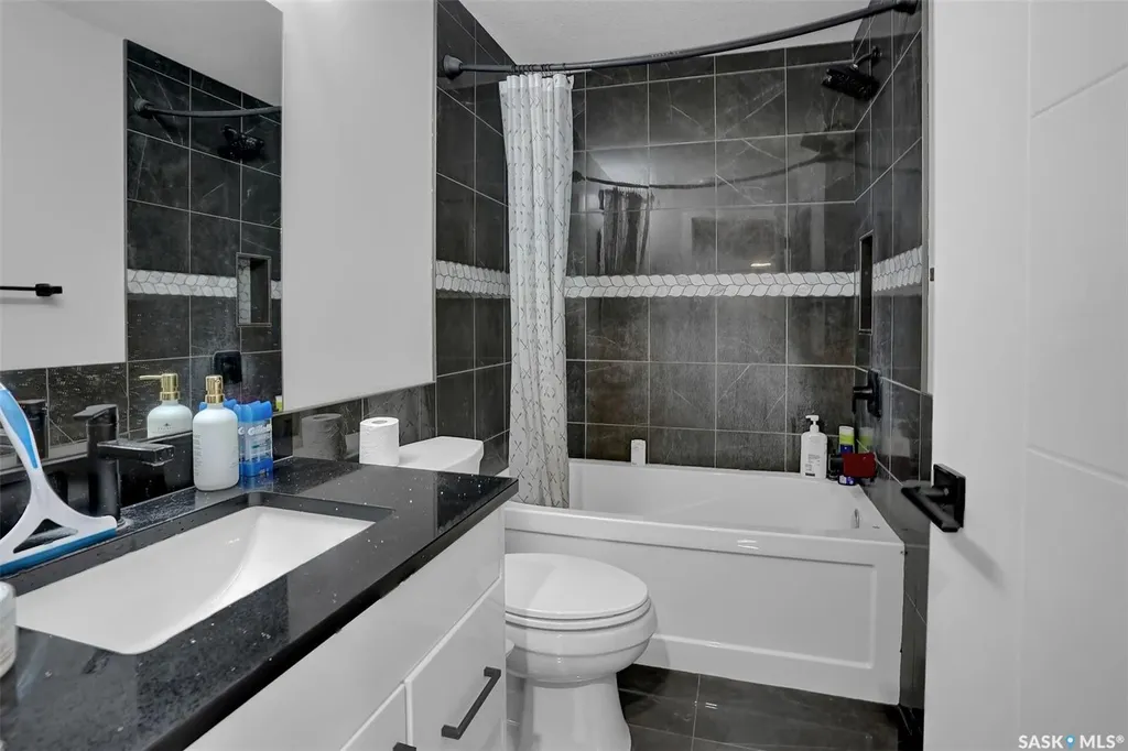 3204 Crosbie Crescent Regina SK S4V 3S4