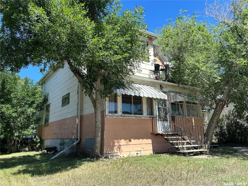 168 Athabasca Street W Moose Jaw SK S6H 2B7