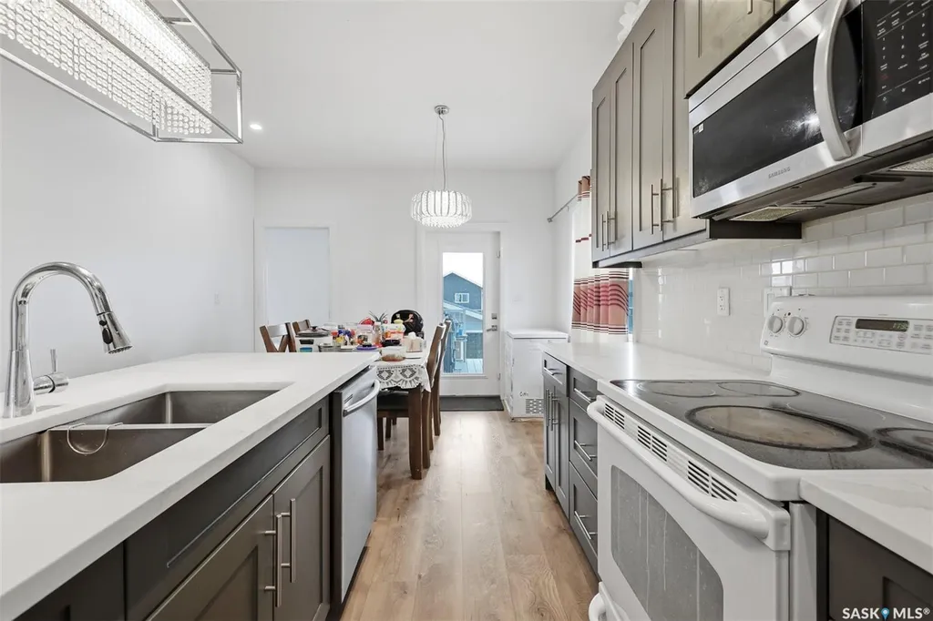 434 Mcarthur Crescent Saskatoon SK S7L 6Y3