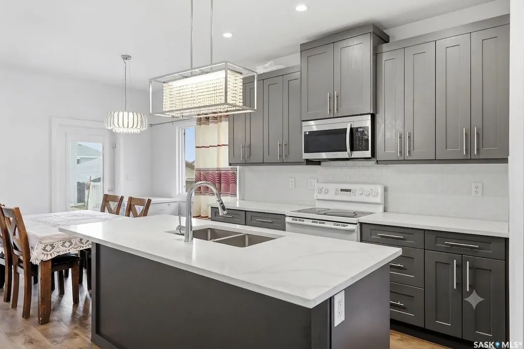 434 Mcarthur Crescent Saskatoon SK S7L 6Y3