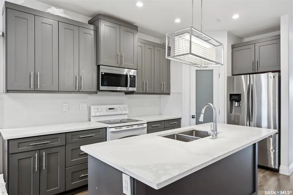 434 Mcarthur Crescent Saskatoon SK S7L 6Y3