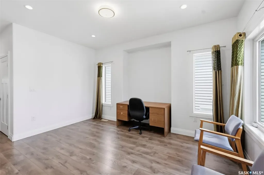 434 Mcarthur Crescent Saskatoon SK S7L 6Y3