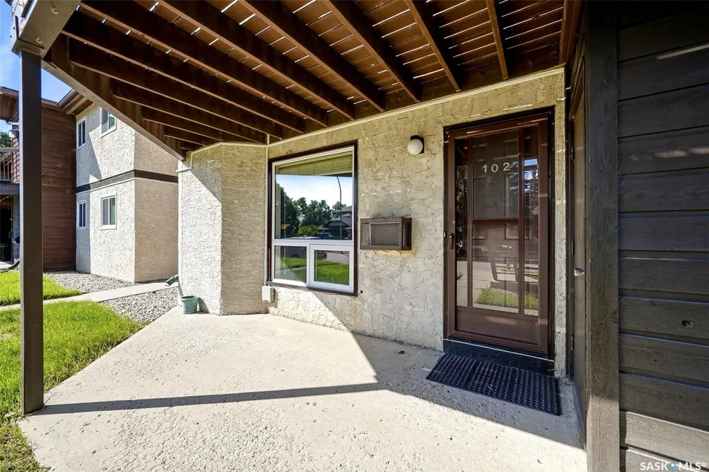 2921 Harding Street Regina SK S4V 1B9