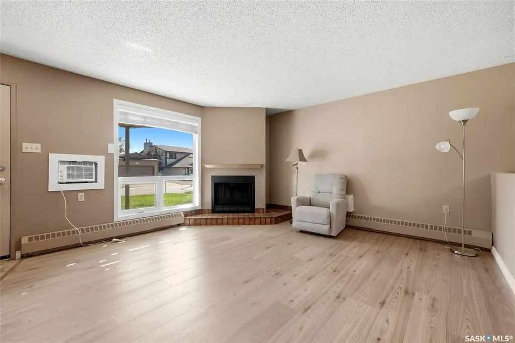 2921 Harding Street Regina SK S4V 1B9