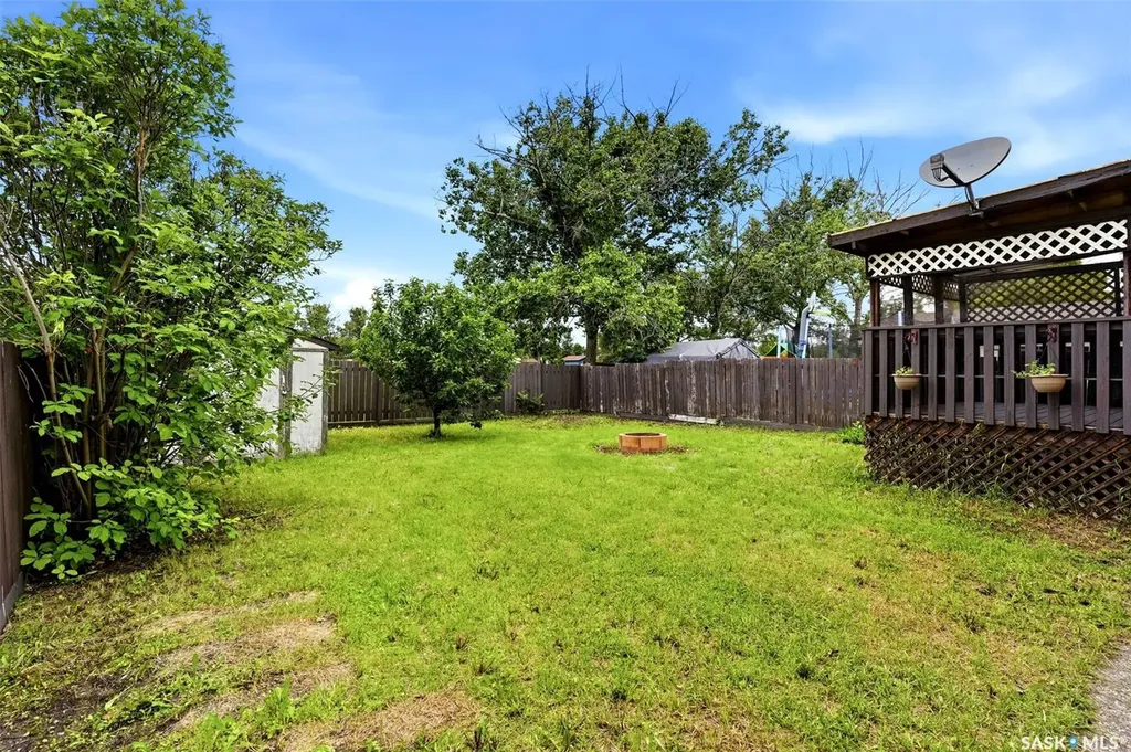 766 Hayworth Crescent N Regina SK S4X 1Y1