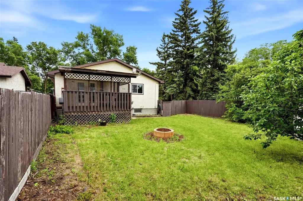 766 Hayworth Crescent N Regina SK S4X 1Y1