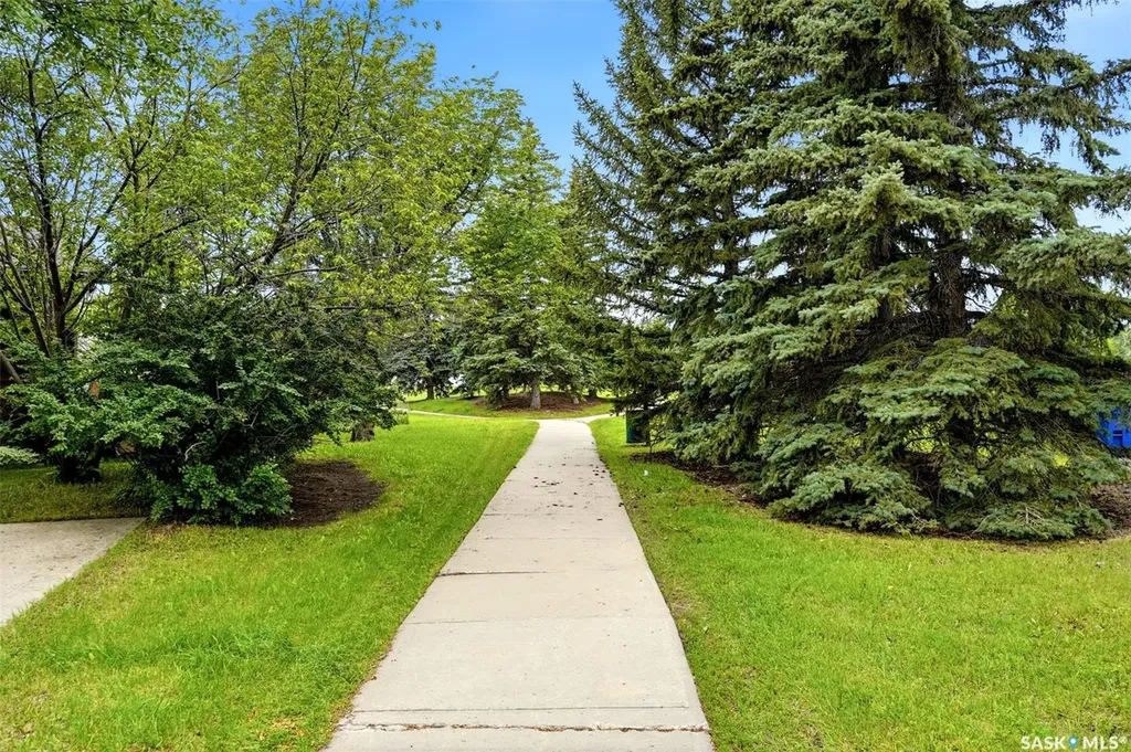 766 Hayworth Crescent N Regina SK S4X 1Y1