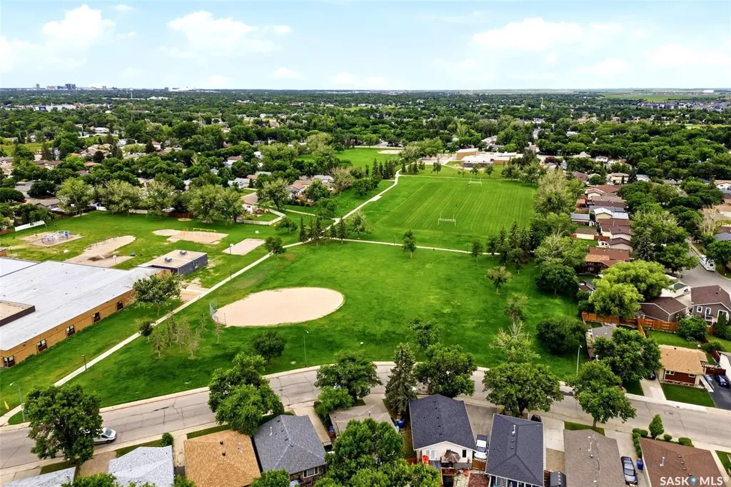 766 Hayworth Crescent N Regina SK S4X 1Y1