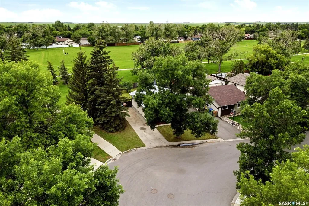 766 Hayworth Crescent N Regina SK S4X 1Y1