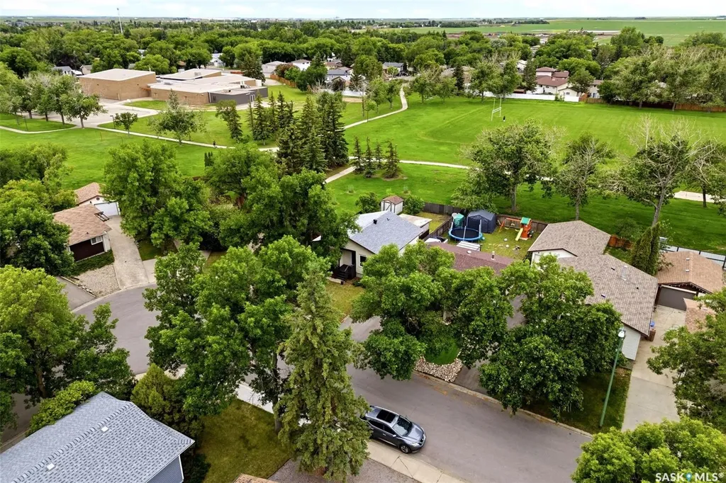 766 Hayworth Crescent N Regina SK S4X 1Y1