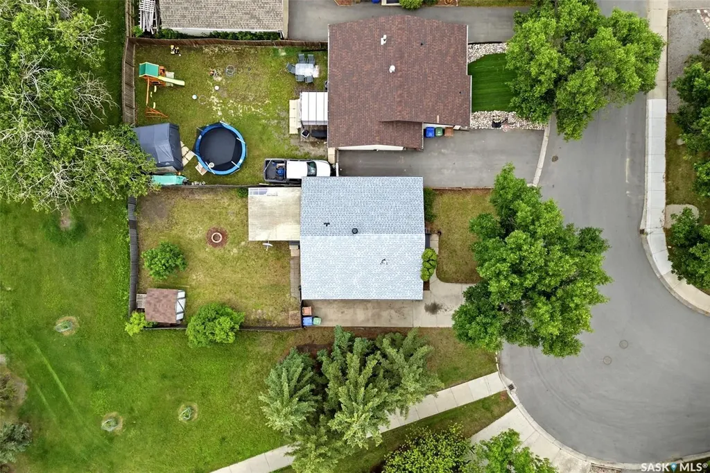 766 Hayworth Crescent N Regina SK S4X 1Y1
