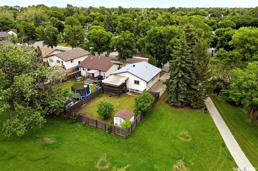 766 Hayworth Crescent N Regina SK S4X 1Y1