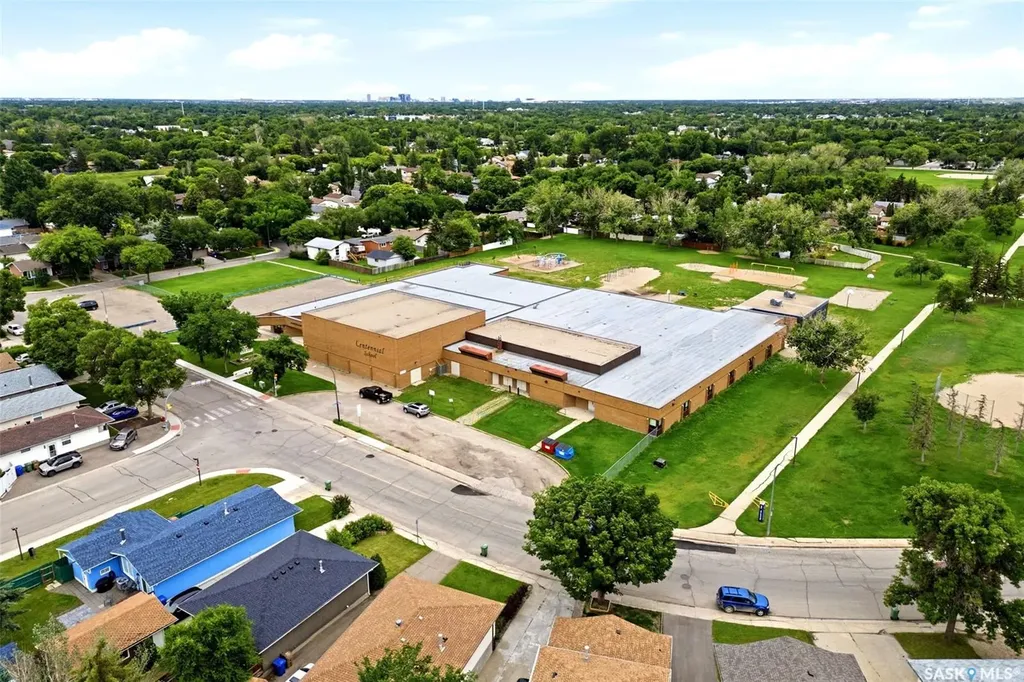 766 Hayworth Crescent N Regina SK S4X 1Y1