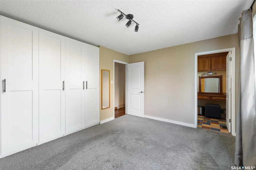 34 Plainsview Drive Regina SK S4S 6K3