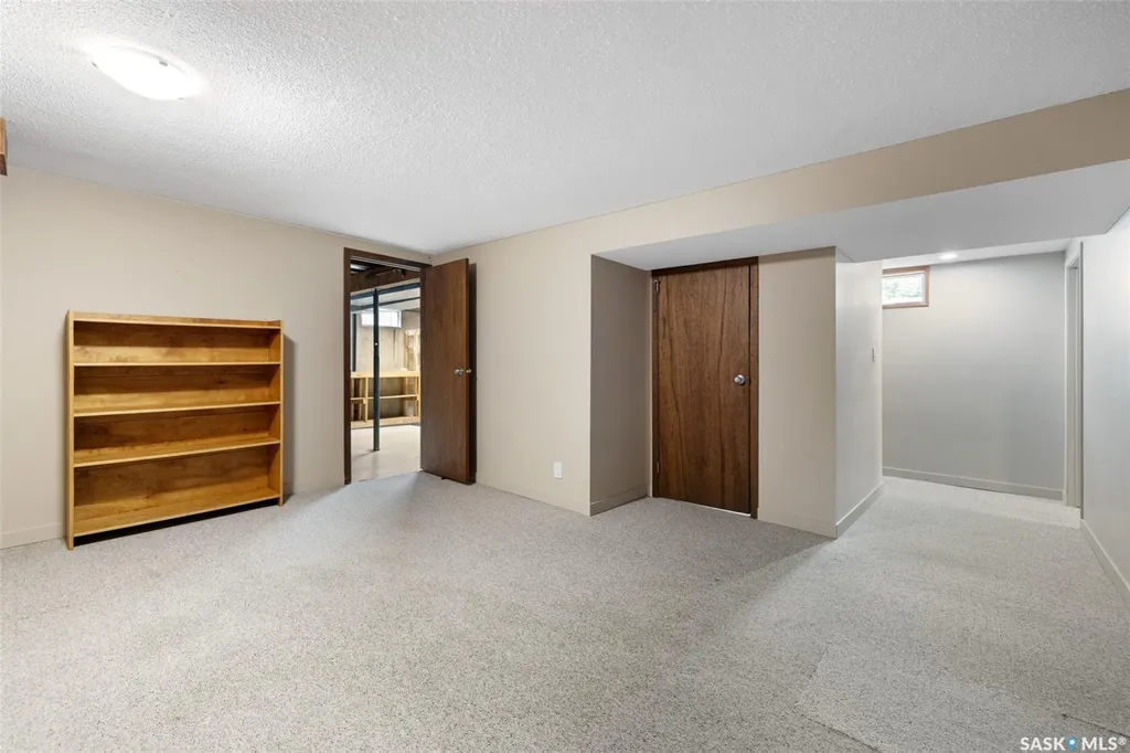 34 Plainsview Drive Regina SK S4S 6K3