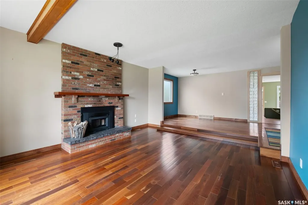 34 Plainsview Drive Regina SK S4S 6K3