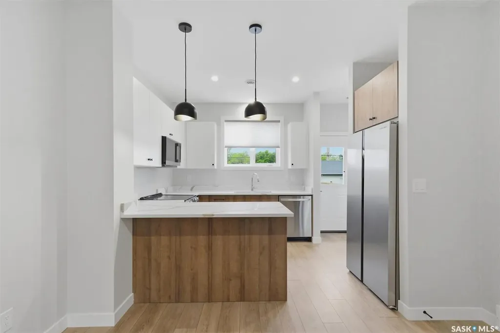 1118 9th Street E Saskatoon SK S7H 0N4