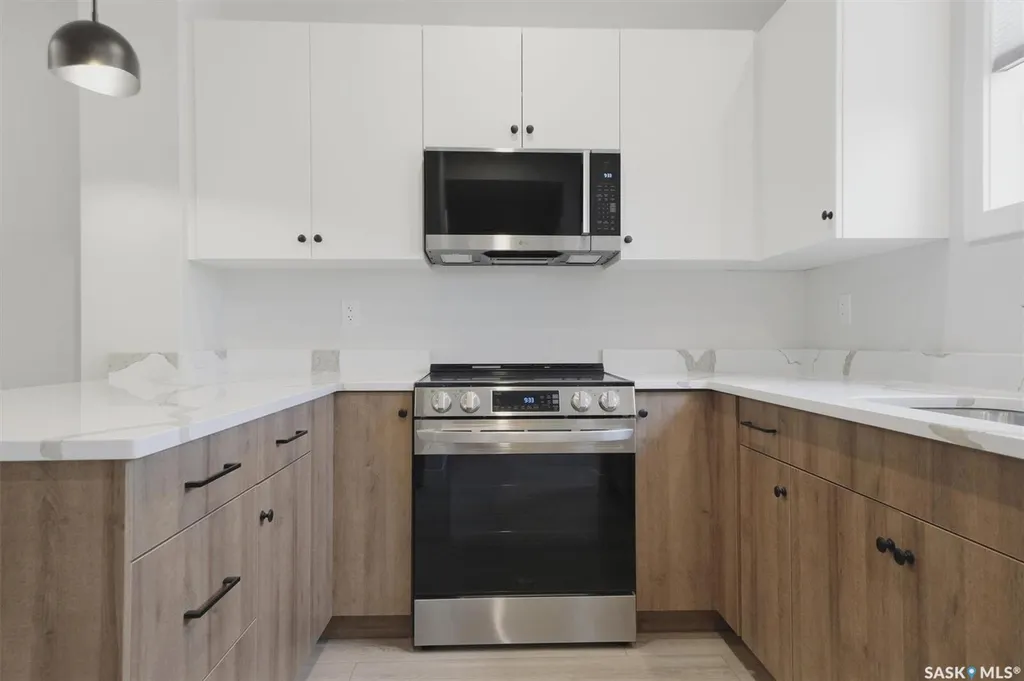 1118 9th Street E Saskatoon SK S7H 0N4