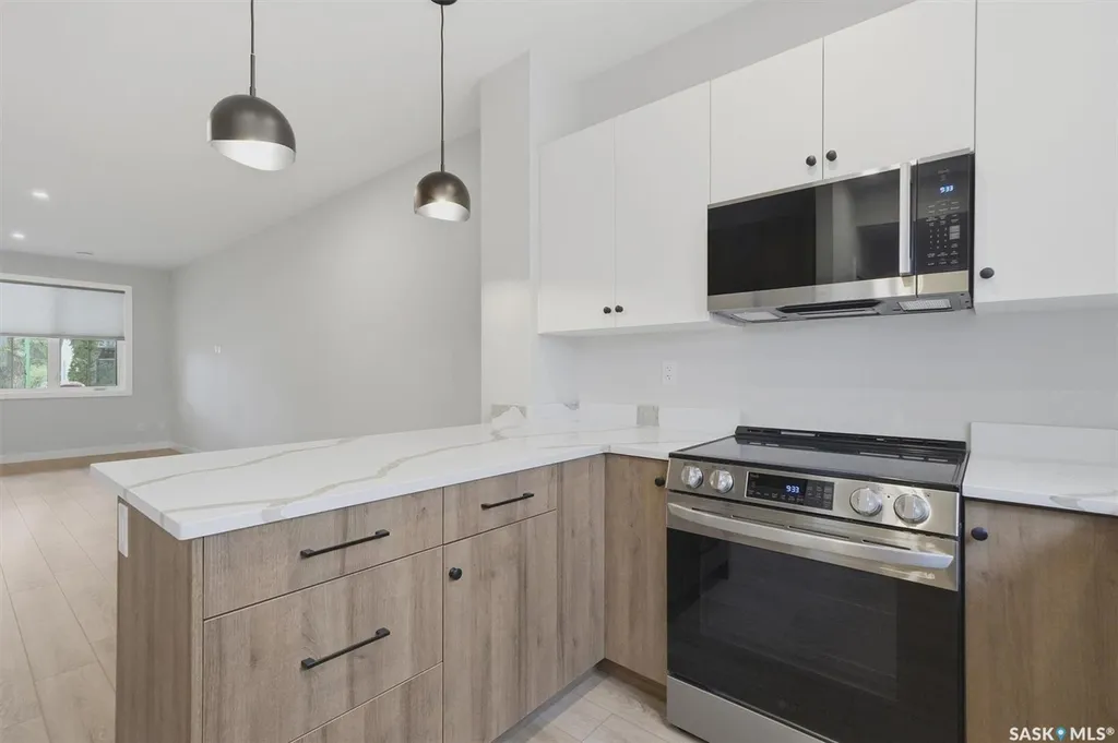 1118 9th Street E Saskatoon SK S7H 0N4