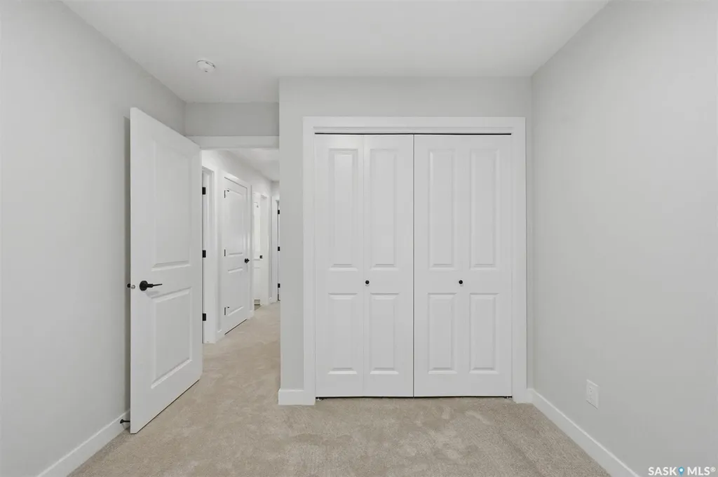 1118 9th Street E Saskatoon SK S7H 0N4