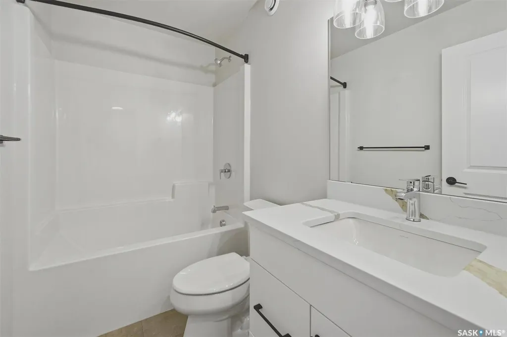 1118 9th Street E Saskatoon SK S7H 0N4