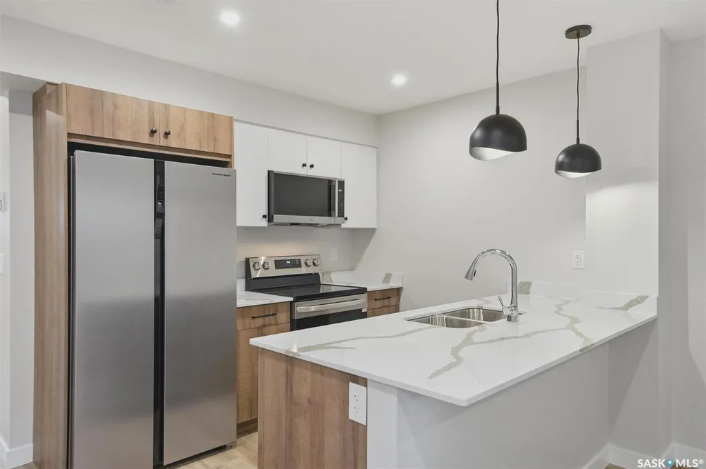 1118 9th Street E Saskatoon SK S7H 0N4