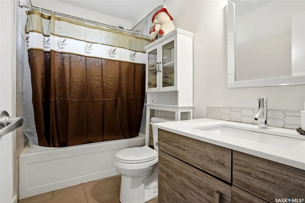 46 Mossing Bay Regina SK S4N 4H4