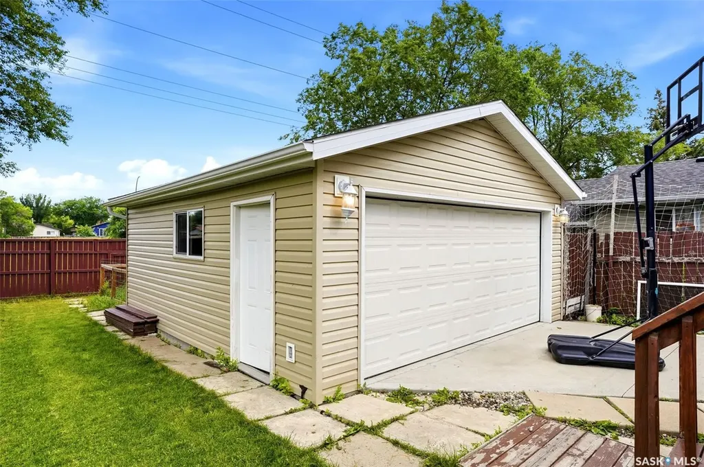 46 Mossing Bay Regina SK S4N 4H4