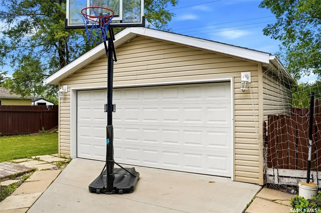 46 Mossing Bay Regina SK S4N 4H4