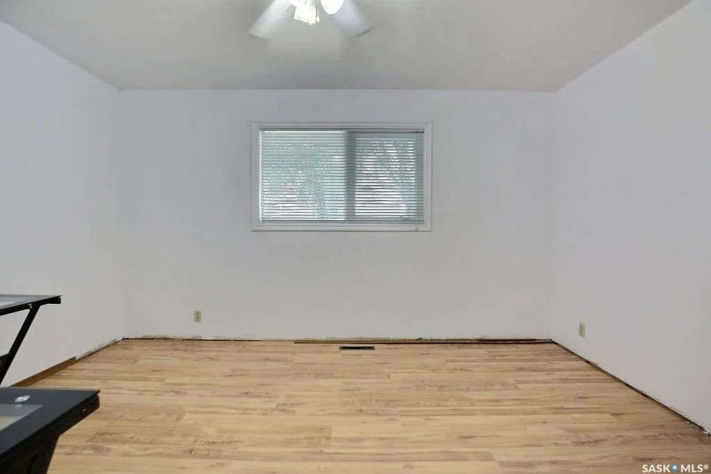 1046 Lindsay Street Regina SK S4N 3A9