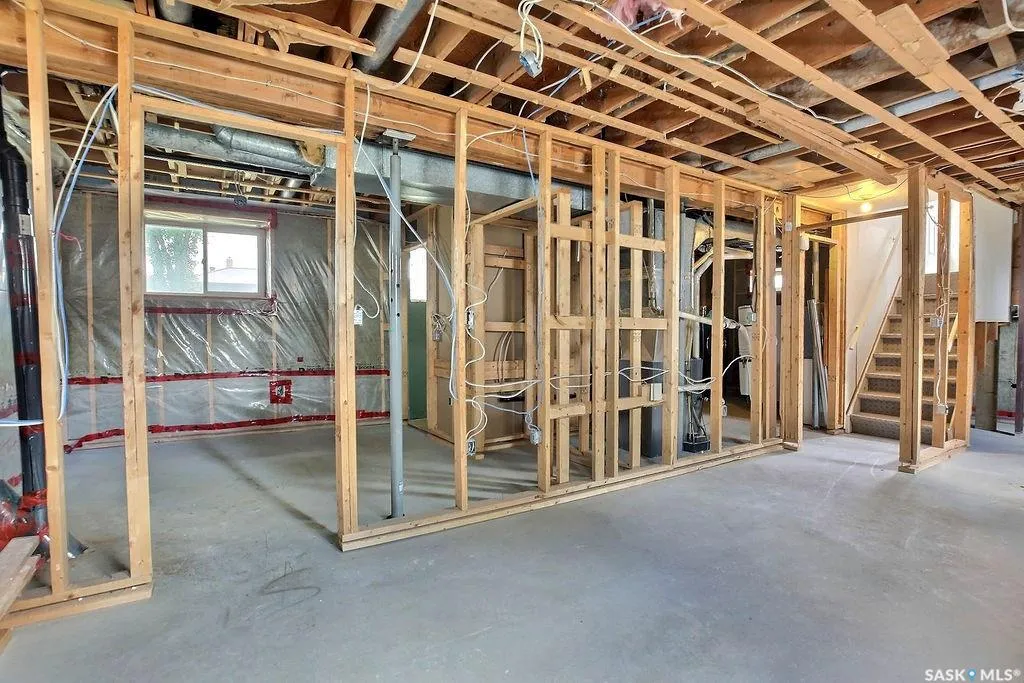 1046 Lindsay Street Regina SK S4N 3A9