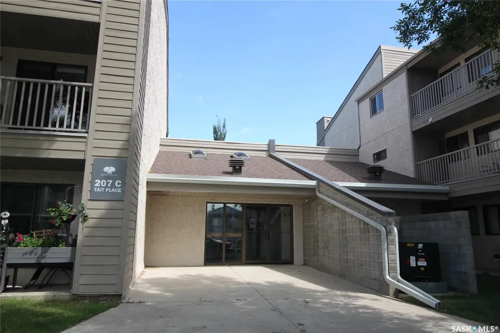 207C Tait Place Saskatoon SK S7H 5L8