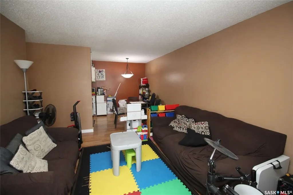 207C Tait Place Saskatoon SK S7H 5L8