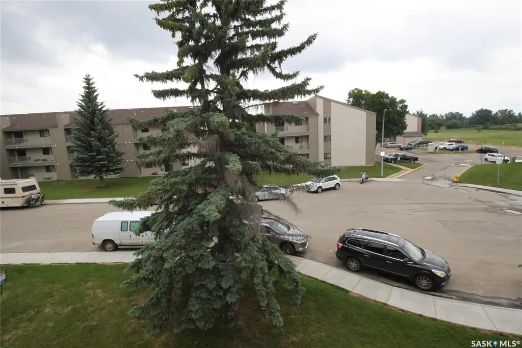 215 Tait Place Saskatoon SK S7H 5L5