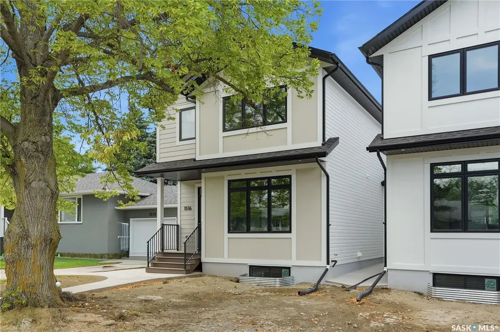 1516 Ewart Avenue Saskatoon SK S7H 2K8