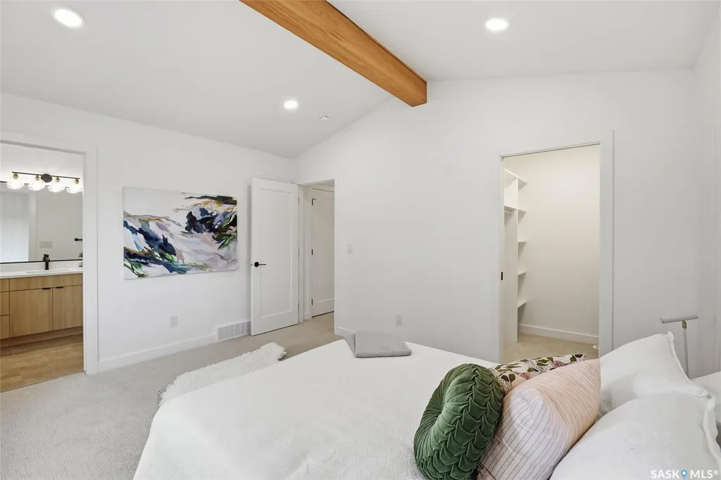 1516 Ewart Avenue Saskatoon SK S7H 2K8