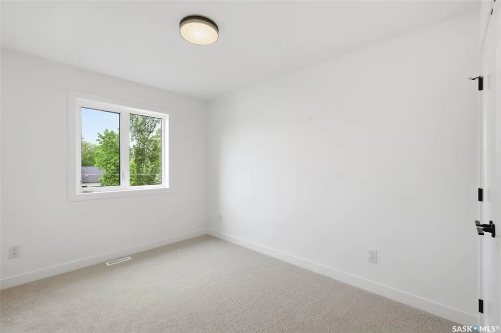 1516 Ewart Avenue Saskatoon SK S7H 2K8