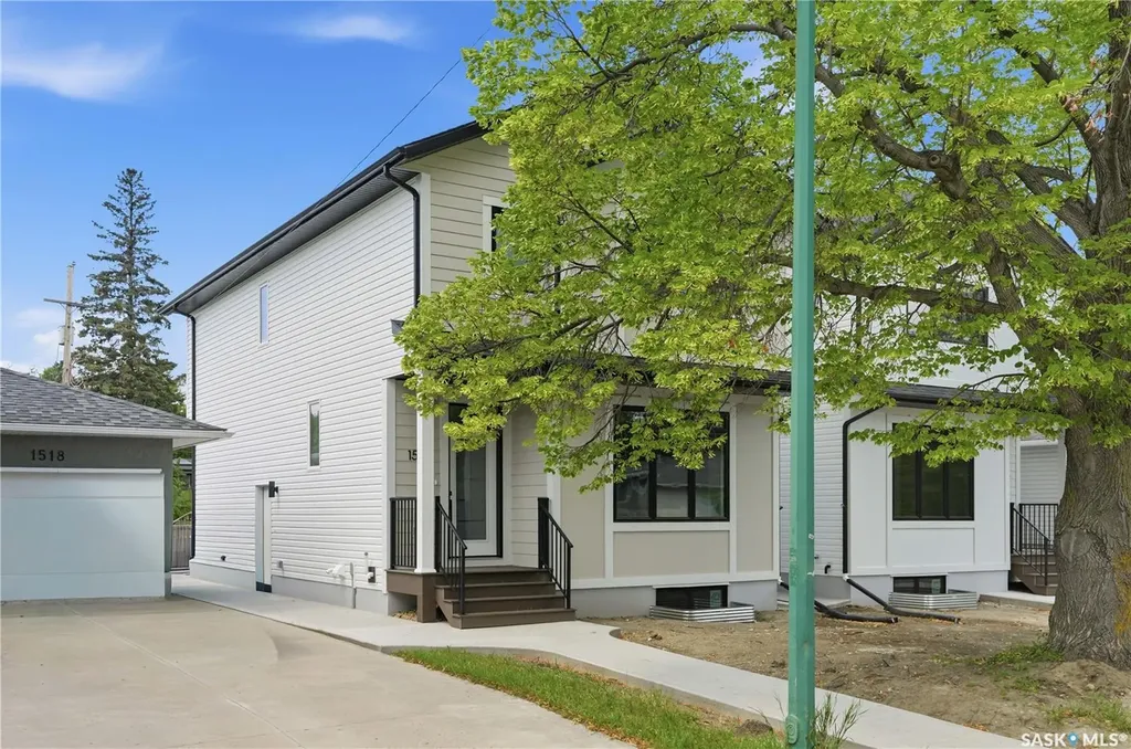 1516 Ewart Avenue Saskatoon SK S7H 2K8
