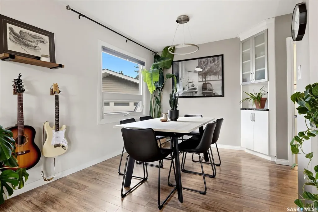 91 Cardinal Crescent Regina SK S4S 3H8