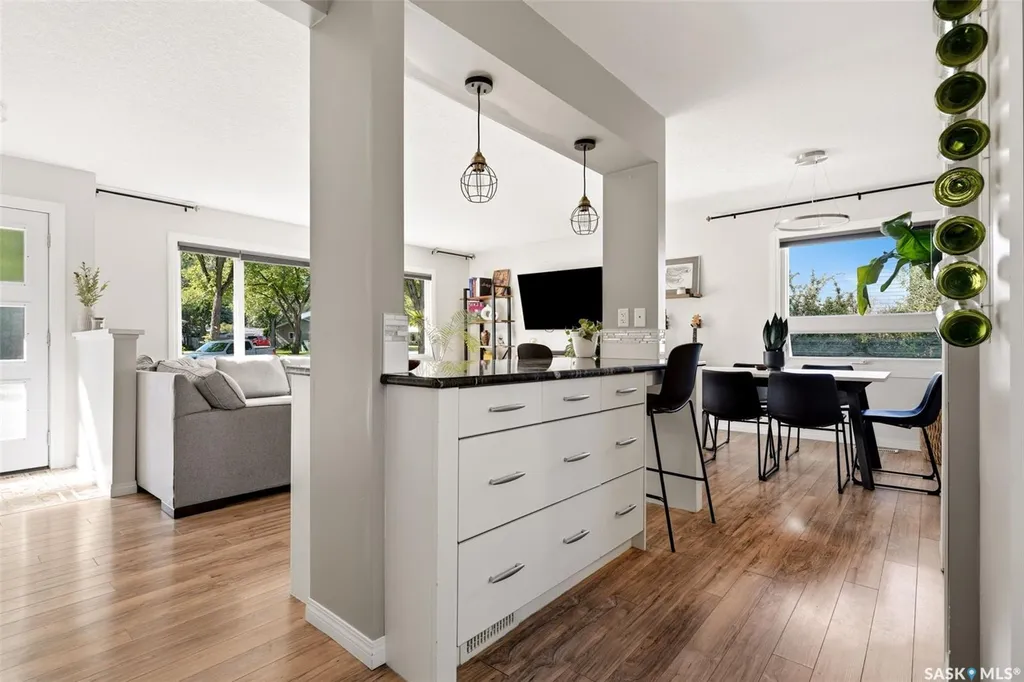 91 Cardinal Crescent Regina SK S4S 3H8