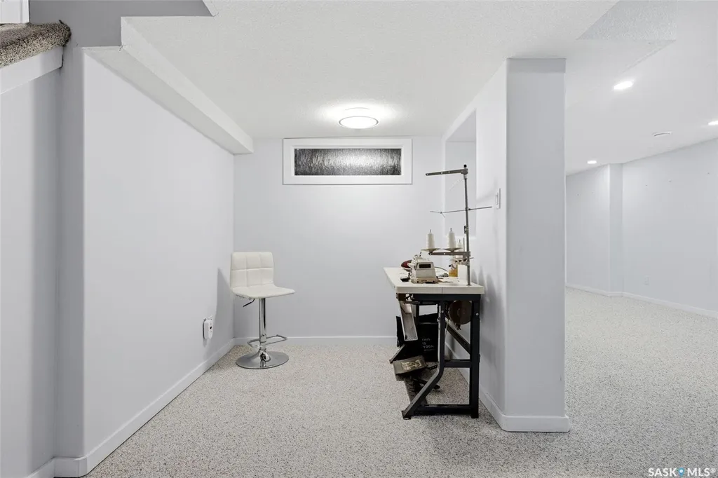 91 Cardinal Crescent Regina SK S4S 3H8