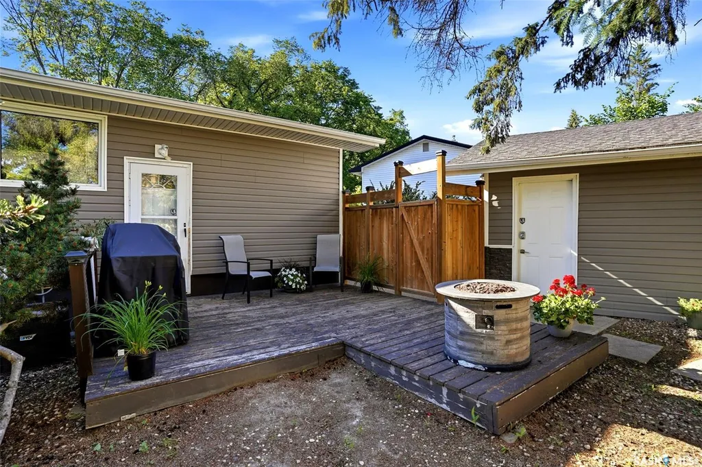 91 Cardinal Crescent Regina SK S4S 3H8