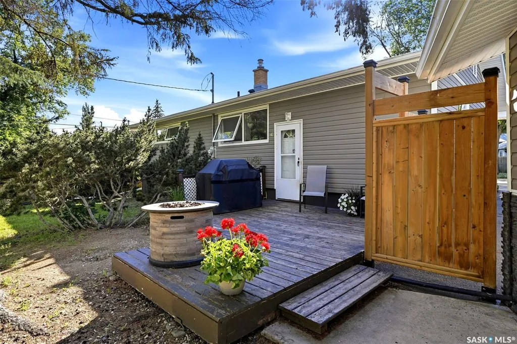 91 Cardinal Crescent Regina SK S4S 3H8