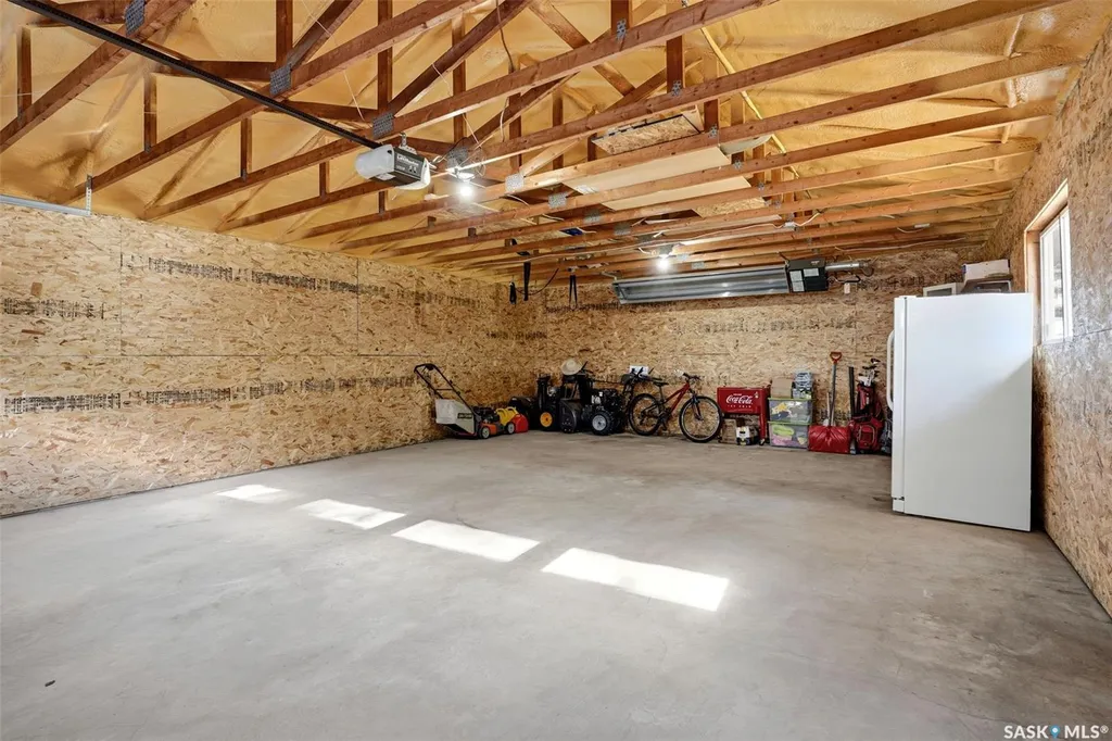 91 Cardinal Crescent Regina SK S4S 3H8