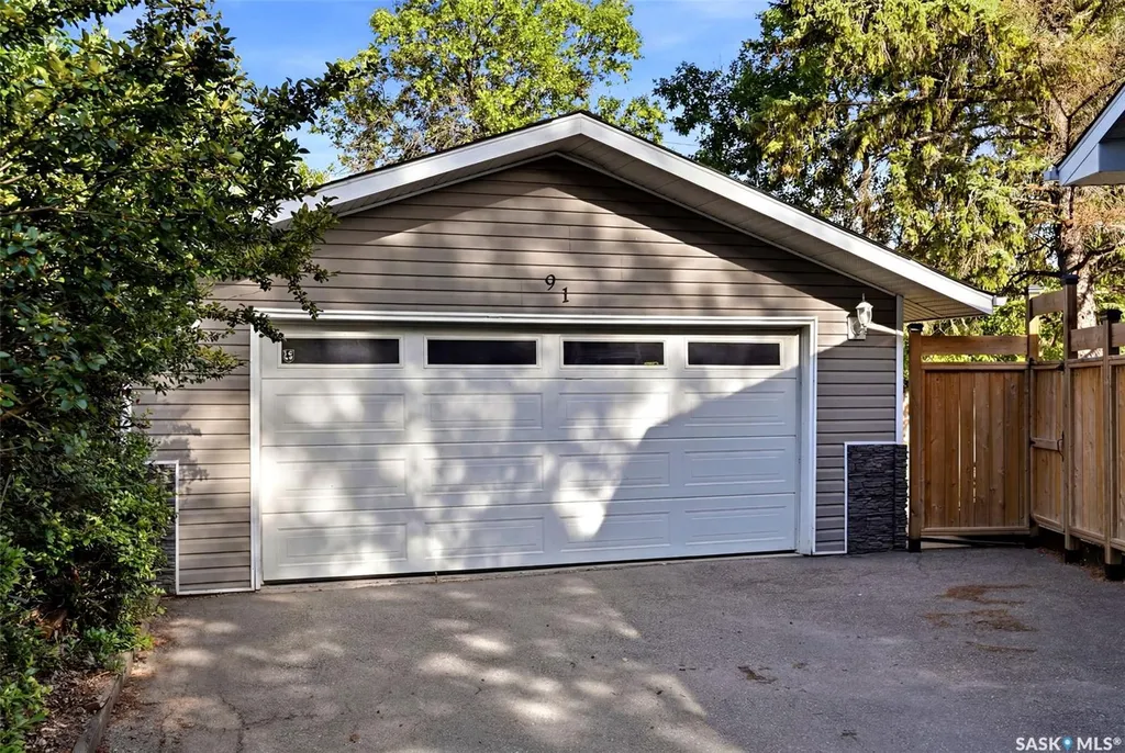 91 Cardinal Crescent Regina SK S4S 3H8