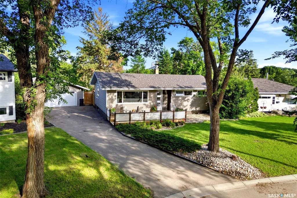 91 Cardinal Crescent Regina SK S4S 3H8