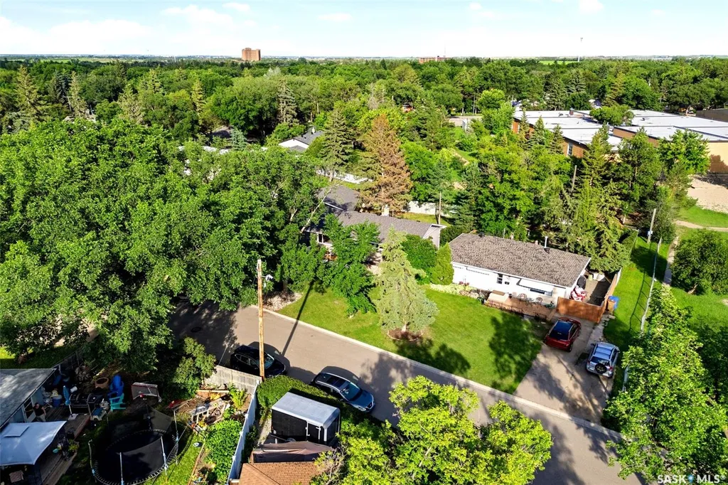 91 Cardinal Crescent Regina SK S4S 3H8