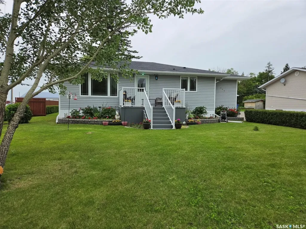 320 6th Street W Carlyle SK S0C 0R0