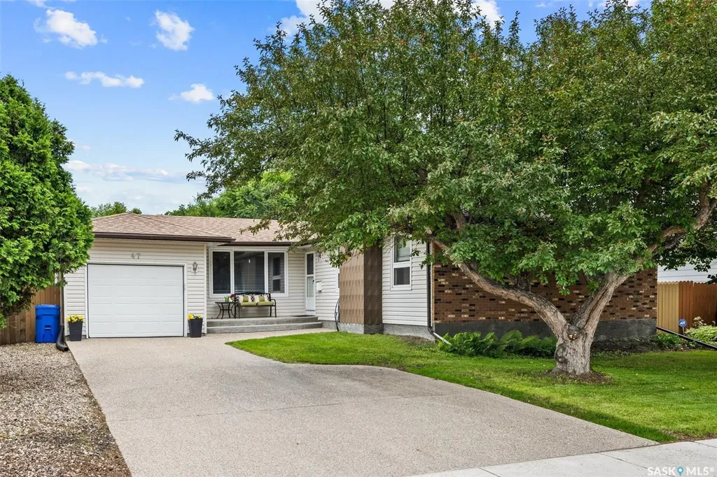 47 Green Meadow Road Regina SK S4V 0A6