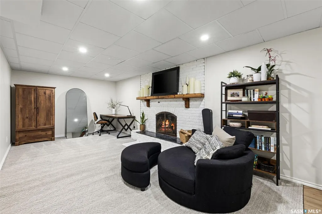 47 Green Meadow Road Regina SK S4V 0A6